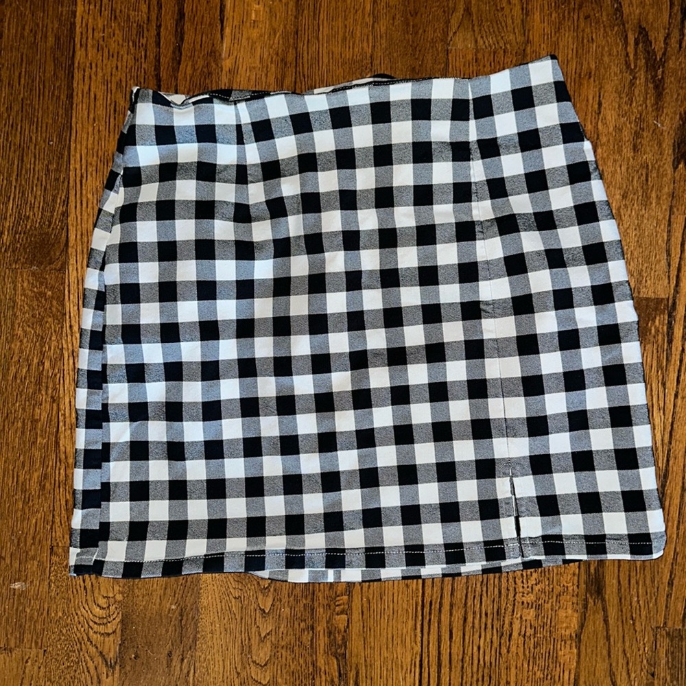 FOREVER 21 Black and White Checked Hidden Zipper Mini Skirt Size M